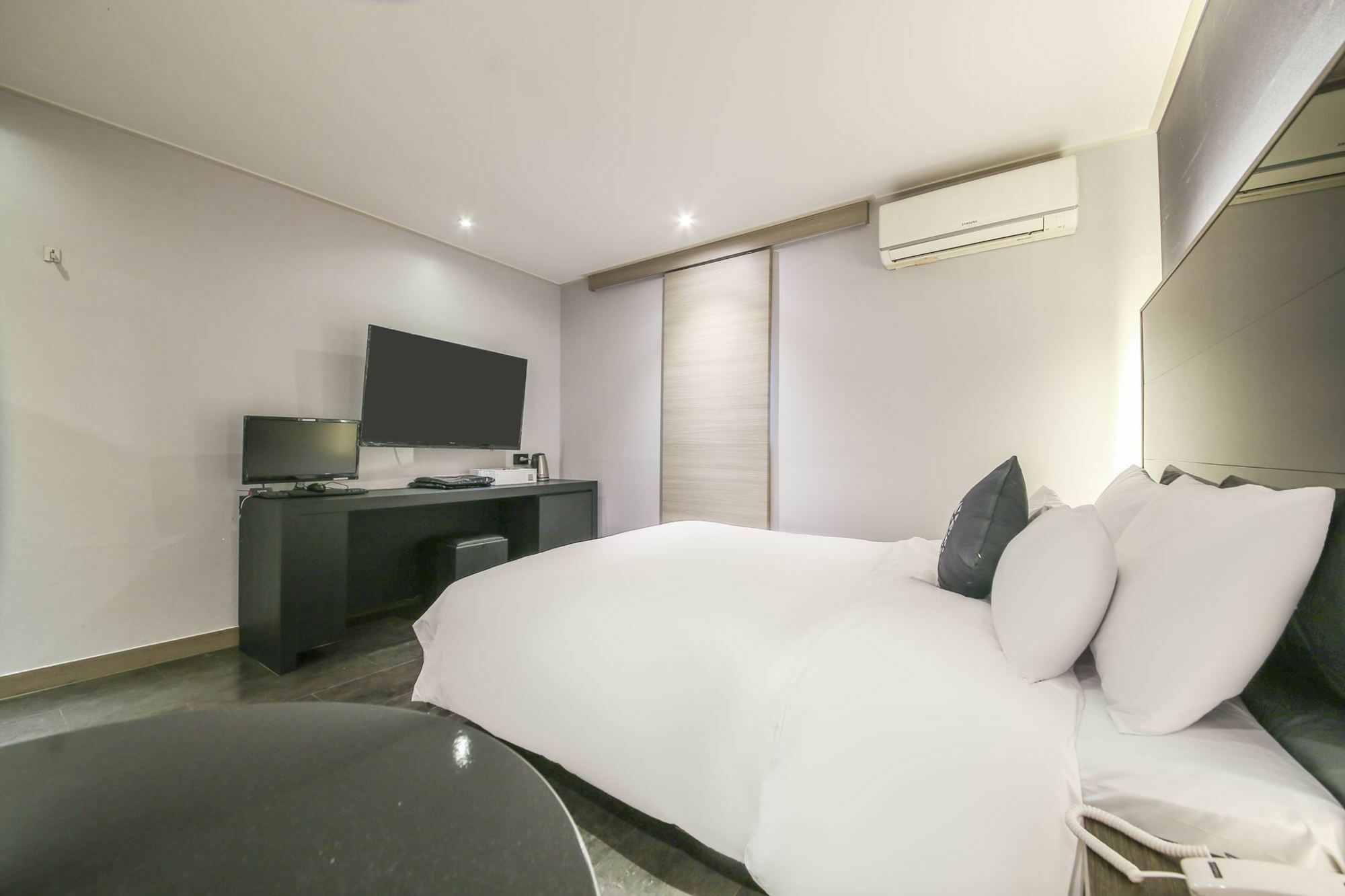 Hotel Cullinan Seocho Сеул Экстерьер фото